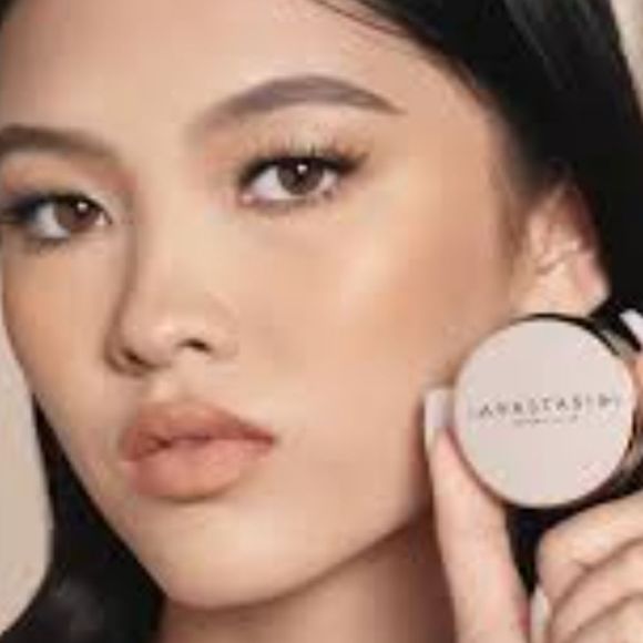 Anastasia Beverly Hills Brow Freeze Brow Styling Wax - Picture 5 of 12